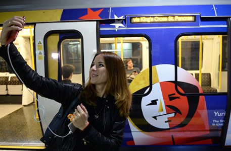 Поезд «Сердце России» курсирует лондонским метро